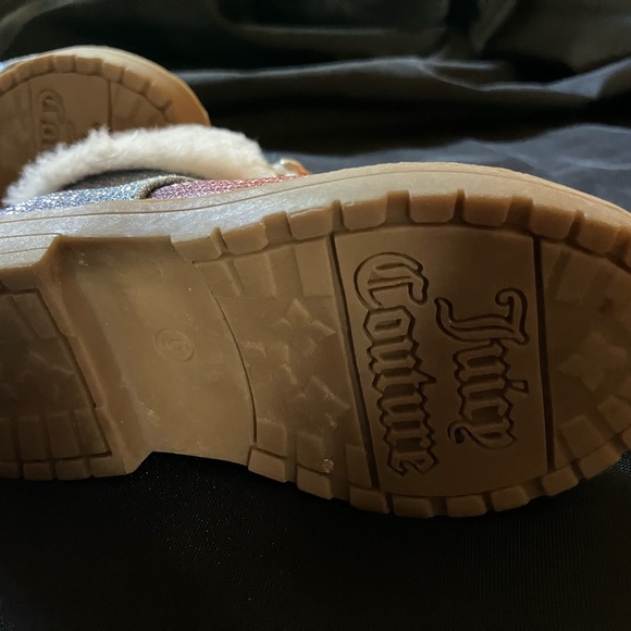 Juicy couture size 6 toddler girl boots. - Picture 4 of 7